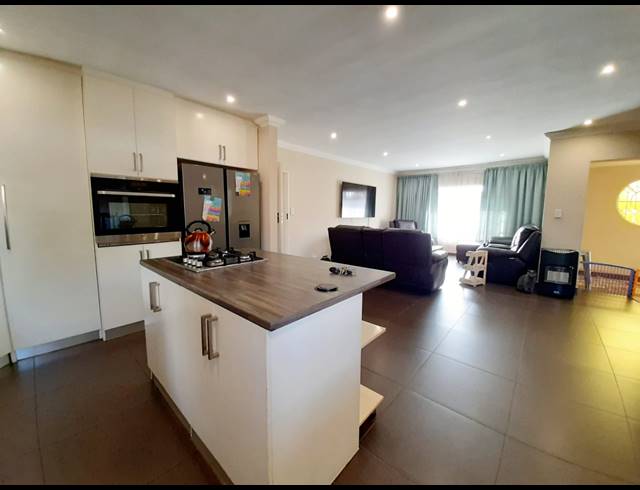 5 BEDROOM HOUSE TO LET IN VAALPARK